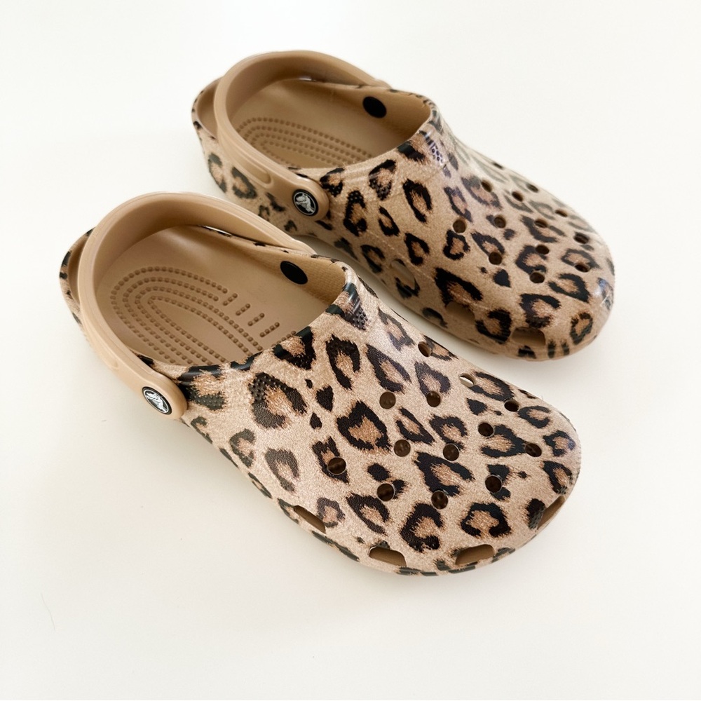 New! CROCS cheetah print women’s size 9